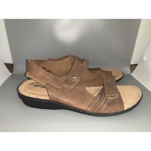 Cobbie Cuddlers Women's Marlowe Brown Low-Wedge Heel Sandal 9.5W